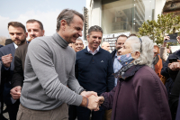 Λάρισα: «Σφίγγα» ο Μητσοτάκης για την ημερομηνία εκλογών - Τα απρόοπτα της περιοδείας με το ντέρμπι αιωνίων και τους Guns N' Roses