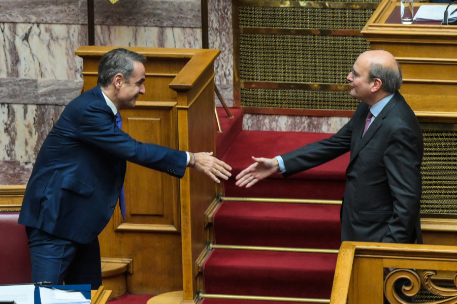 Αναζητά «ξέφωτο» για κάλπες το φθινόπωρο του 2026