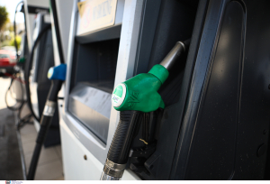 Τέλος στα σενάρια για fuel pass, οι... Σαουδάραβες φταίνε για την τιμή της βενζίνης λέει ο Σκυλακάκης