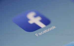 «Έπεσε» το Facebook και το Messenger