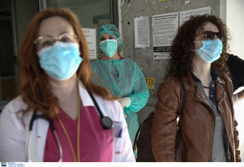 Προς επιστράτευση οι ιδιώτες γιατροί, λήγει το 48ωρο τελεσίγραφο Κικίλια