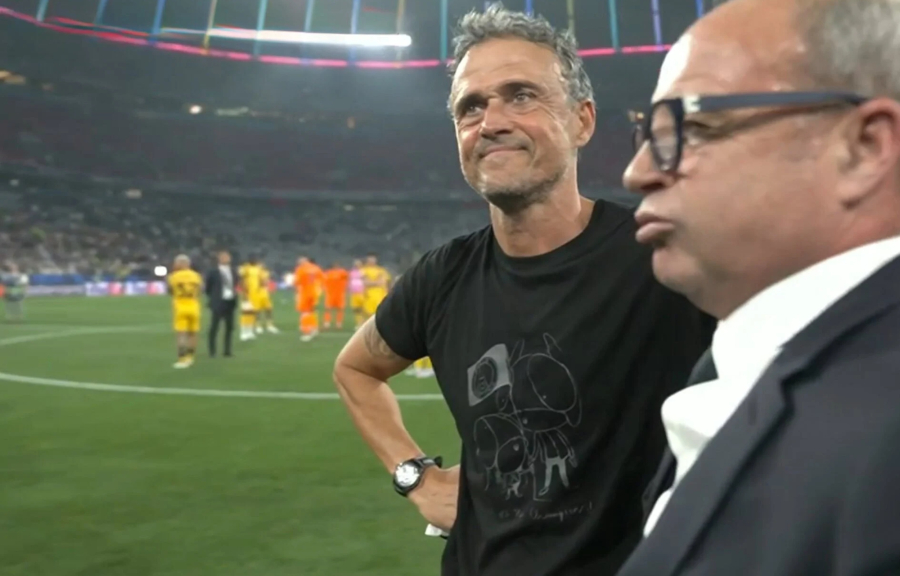 Λουίς Ενρίκε: Το συγκινητικό μήνυμα στο μπλουζάκι που φόρεσε - Τι συμβολίζει