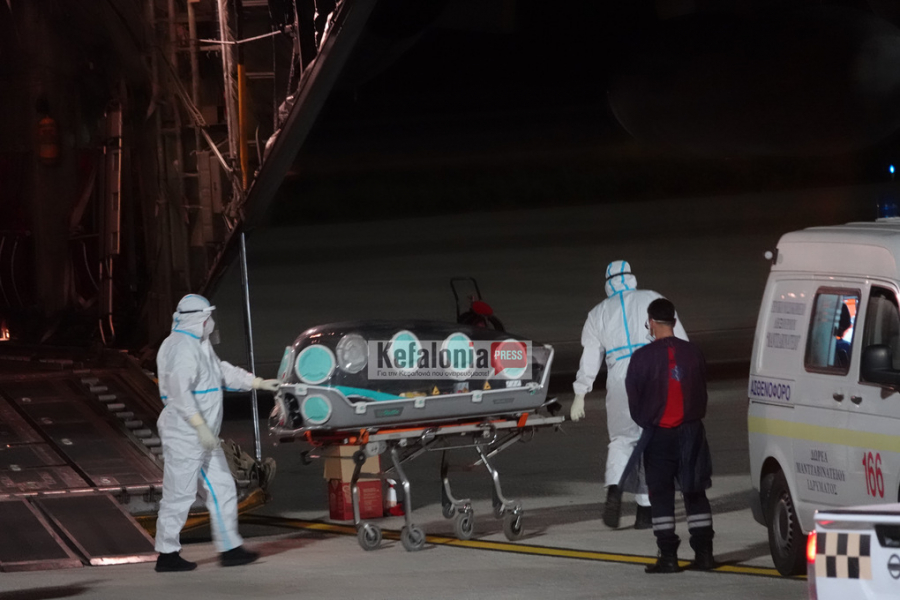 Ευλογιά των πιθήκων: Tο ύποπτο κρούσμα είναι σε απομόνωση στο Αττικό, τη Δευτέρα τα αποτελέσματα, φωτογραφίες από την αεροδιακομιδή (βίντεο)