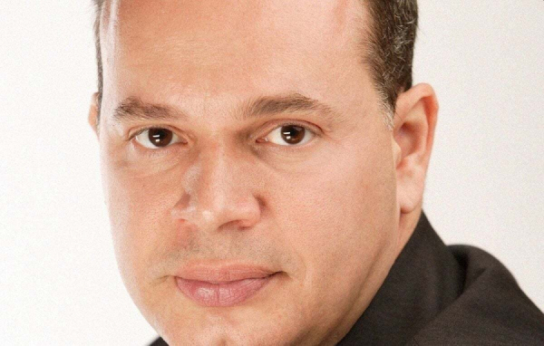 Αλέξανδρος Τάρκας: Συμπληγάδες Μητσοτάκη με Μπάιντεν και Μακρόν