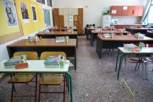 Κλειστά μέχρι και την Παρασκευή τα σχολεία στη Λέσβο