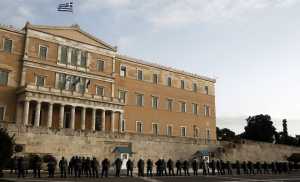 «Τελεσίγραφο» από τρόικα στην Ελλάδα απειλούν με διακοπή ρευστότητας