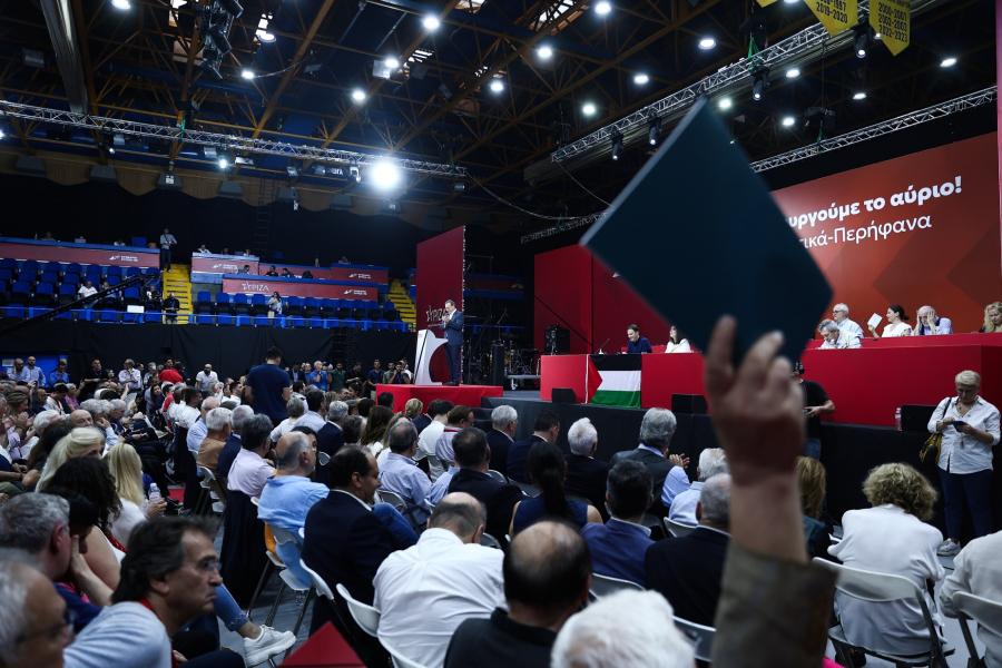 Θεοχαρόπουλος, Ραγκούσης, Ζαχαριάδης έδωσαν τη μάχη στο Συνέδριο