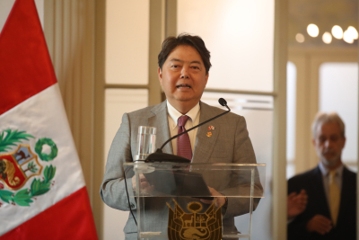Στο «τραπέζι» να ανοίξει γραφεία του ΝΑΤΟ η Ιαπωνία, «ότι συμβαίνει στην Ευρώπη επηρεάζει και τον Ειρηνικό»