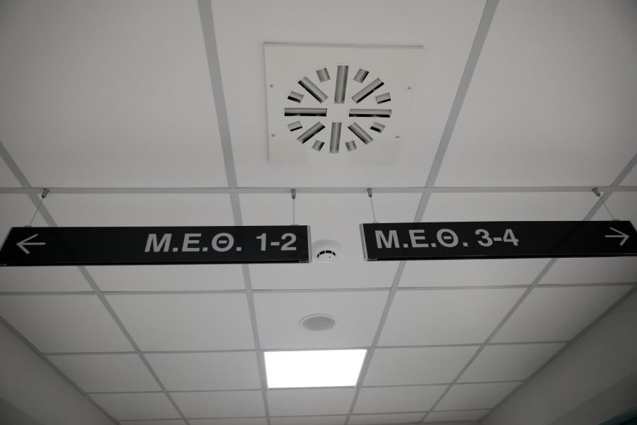 Κορονοϊός: Οι δύο παράγοντες που μπορούν να πλήξουν θανάσιμα και τους πλήρως εμβολιασμένους