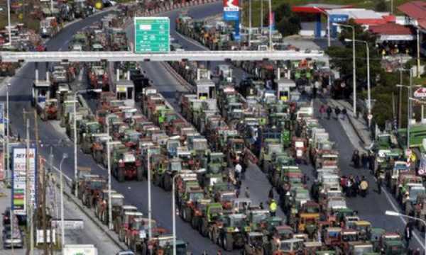 «Ο αγώνας δεν είναι μία και έξω, είναι μακροχρόνιος», τονίζει η Πανελλήνια Συντονιστική Επιτροπή αγροτών