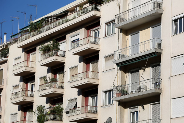 Αδήλωτα τετραγωνικά: Παράταση ανάσα για χιλιάδες ιδιοκτήτες