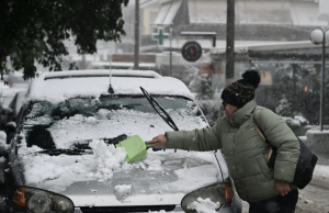 Οδήγηση στον πάγο και το χιόνι: Τι πρέπει να προσέξετε