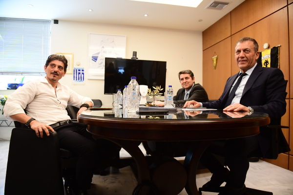 Γιαννακόπουλος: «Έβριζαν χυδαία την κόρη μου - Κανονικά ο υπουργός θα έπρεπε να καλέσει μόνο τους κ.κ. Αγγελόπουλους»