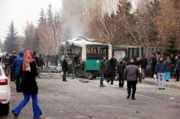 Νέα βομβιστική επίθεση στην Τουρκία: Τουλάχιστον 13 νεκροί από έκρηξη σε λεωφορείο με στρατιώτες