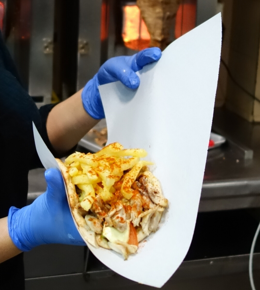 Ελληνικό σουβλάκι και γύρος τώρα και στα Ηνωμένα Αραβικά Εμιράτα