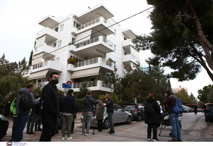 Πυροβολισμοί στο Χαλάνδρι: Η εικαστικός προσπάθησε να αρπάξει την κόρη της αλλά δεν τα κατάφερε