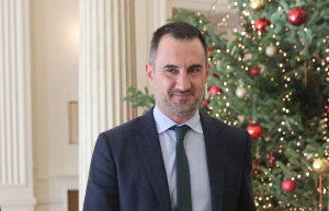 Η παράσταση που είδε και προτείνει ο Χαρίτσης