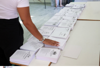 Θρίλερ για τρεις βουλευτικές έδρες, ντέρμπι ελάχιστων ψηφοδελτίων