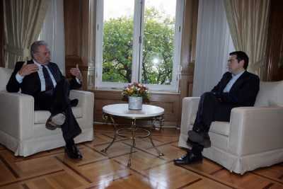 Τσίπρας - Αβραμόπουλος: Έχει υπάρξει σημαντική πρόοδος στο προσφυγικό