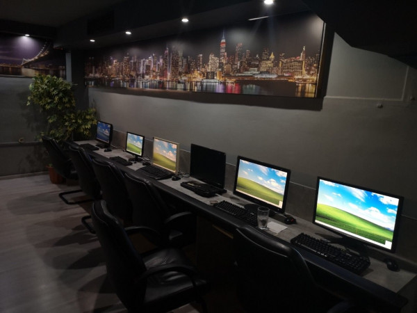 Παράνομο καζίνο εντόπισαν οι Αρχές στη Θεσσαλονίκη (pics)