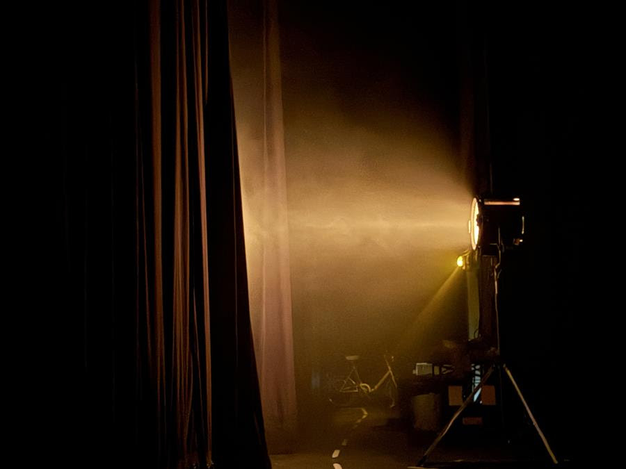 Οι παραγωγές της Στέγης ταξιδεύουν στον κόσμο και αυτό το καλοκαίρι