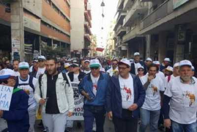 Καθ' οδόν για την Αθήνα η μεγάλη πορεία για την ανεργία από την Πάτρα