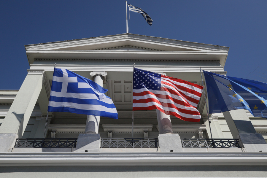 Στο απόγειο οι αμυντικοί δεσμοί Ελλάδας-ΗΠΑ, λέει η Αμερικανική Πρεσβεία