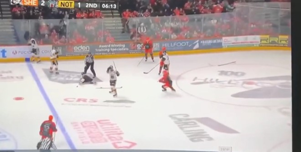 Φριχτός θάνατος για αθλητή χόκεϊ, χτύπημα από παγοπέδιλο του έκοψε τον λαιμό