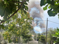 Μεγάλη φωτιά τώρα στα Γλυκά Νερά - Εστάλη μήνυμα από το 112