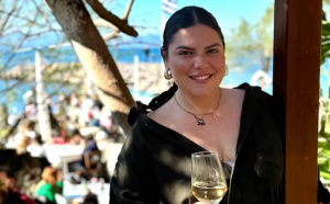 Συγκινεί η Δανάη Μπάρκα για τη γιαγιά της – «Το πιο αγνό κεφάλαιο της ζωής μου»