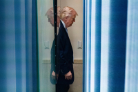 Νέα διφορούμενη ανάρτηση Τραμπ - Μιλάει για την «πιο ισχυρή επαναφορά στον κόσμο»