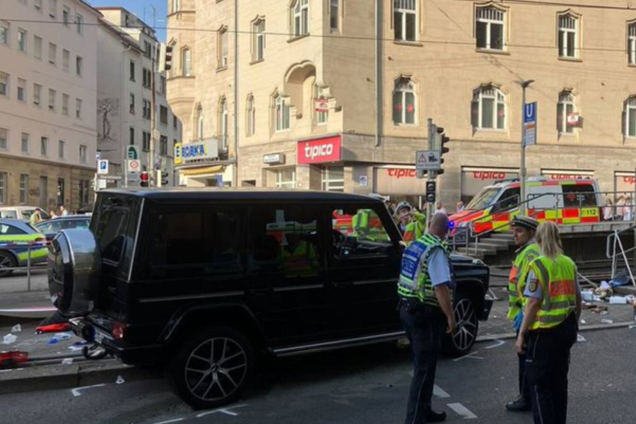 «Τραγικό τροχαίο» και όχι τρομοκρατική ενέργεια το συμβάν στη Στουτγκάρδη με τους 8 τραυματίες (Βίντεο)