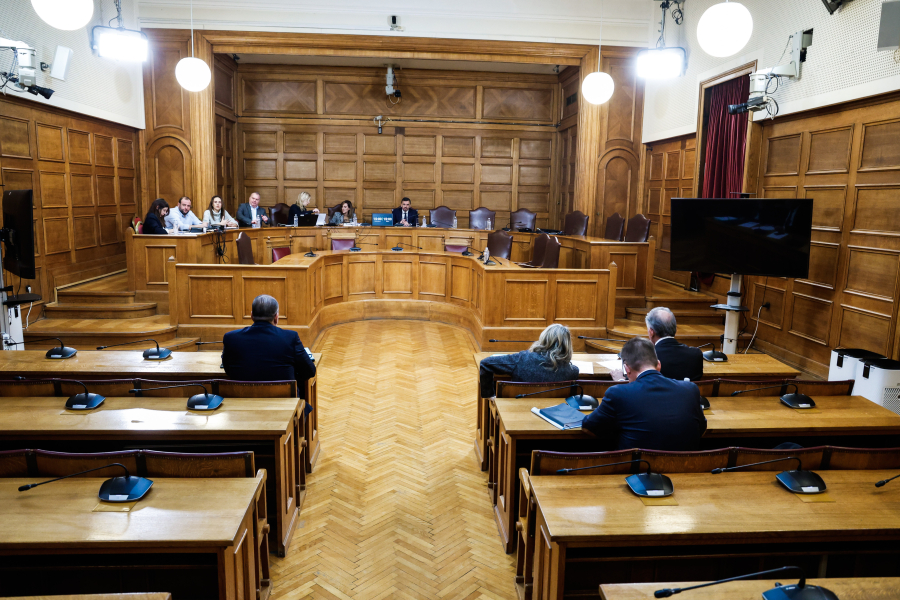 Καταγγελία ΠΑΣΟΚ στην Εξεταστική: Ανακριβή στοιχεία από τον ΟΠΕΚΕΠΕ για τα δεσμευμένα ΑΦΜ