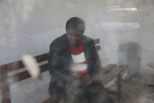 BBC: Η ΕΛΑΣ στρατολογεί μασκοφόρους μετανάστες για να αναλαμβάνουν επαναπροωθήσεις