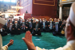 Θρασύς Ερντογάν μέσα στην Αγία Σοφία: Ήταν τζαμί και έγινε και πάλι τζαμί