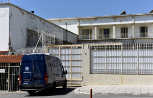 «Βραχιολάκι» για υπόδικους, κατάδικους και κρατούμενους σε άδεια από 18/5