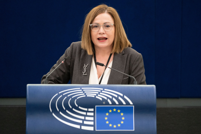 Σπυράκη: Κατέθεσε 21.240 ευρώ στο ΕΚ – Στέλνει εξώδικο και «προειδοποιεί» τον πρώην συνεργάτη της