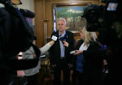 Στη Ρόδο ο Αποστόλου για να ενημερωθεί για τις καταστροφές μετά την πυρκαγιά