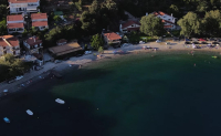 Μια από τις ομορφότερες παραλίες της Ελλάδας βρίσκεται 2,5 ώρες από την Αθήνα