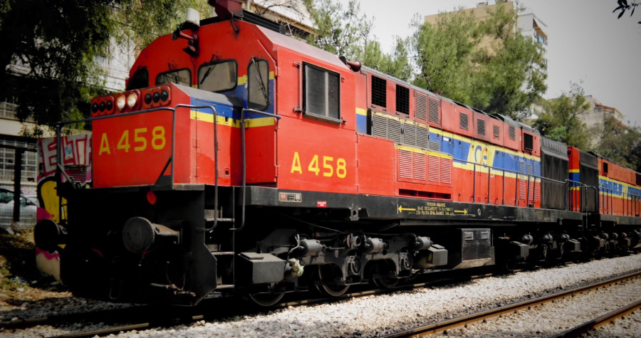 Ξάνθη: Μηχανοδηγός σταμάτησε το τρένο του σε αφύλακτη διάβαση για να ελέγξει... την κυκλοφορία