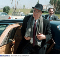 Πωλήθηκε η Mercedes του Ανδρέα Παπανδρέου: «Μέχρι και σφαίρες έχουμε φάει για το ΠΑΣΟΚ», λέει ο αγοραστής