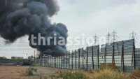 Υπό έλεγχο μεγάλη φωτιά σε εταιρία ανακύκλωσης στον Ασπρόπυργο