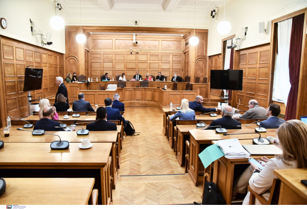 Παρακολουθήσεις: «Ελληνική μαγεία» βλέπει το Politico στην καταστροφή των αρχείων από την ΕΥΠ