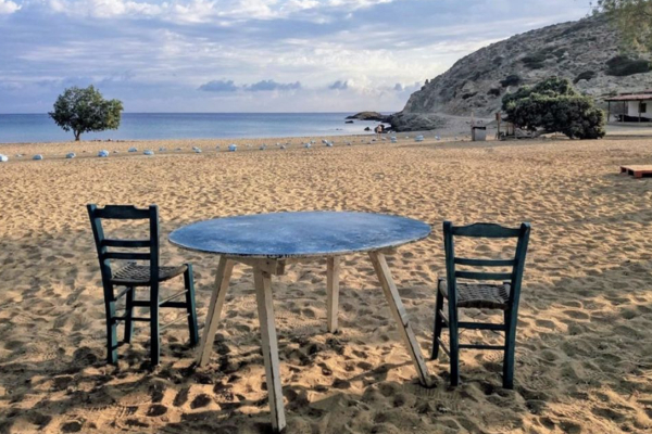 Γαύδος: Ο αντιδήμαρχος με τον διπλό ρόλο - Είναι και υπάλληλος καθαριότητας