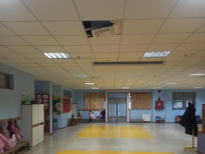 Περιστέρι: Έπεσε τμήμα οροφής στο 11ο Νηπιαγωγείο (εικόνες)