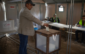 Πρώτες εκλογές σε Δυτική Όχθη και κεντρική Γάζα από την αρχή του πολέμου: Άνοιξαν οι κάλπες