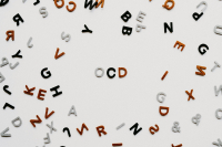 Νέα ανακάλυψη για το OCD και το σύνδρομο Tourette: Εντοπίστηκαν 36 γονίδια που αυξάνουν τον κίνδυνο