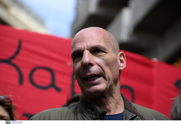 Ελεύθερος ο τρίτος προσαχθείς για τον ξυλοδαρμό του Γιάνη Βαρουφάκη