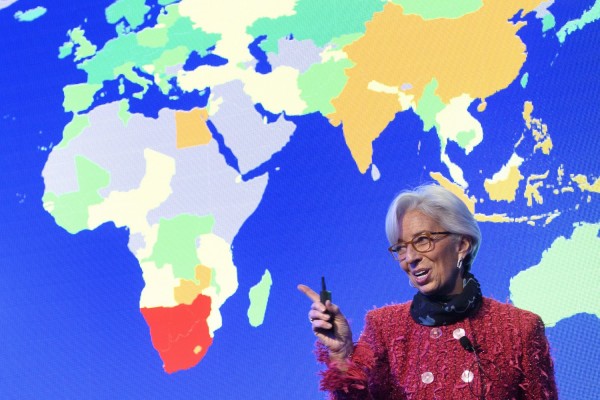 Για γενιά που ίσως να μην αναρρώσει ποτέ μιλά η Λαγκάρντ