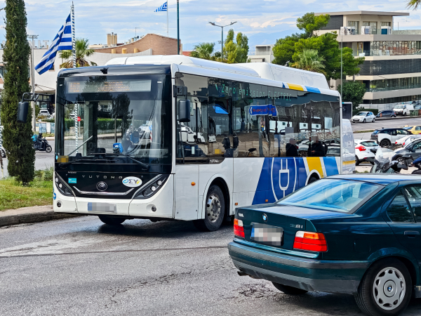 Βούλα: Νεκρή η πεζή που παρασύρθηκε από λεωφορείο στην Βουλιαγμένης